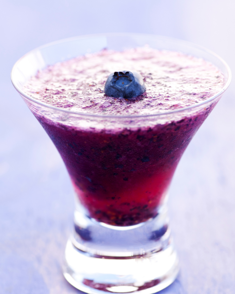 Blueberry Martini – A Mixing and Serving Guide